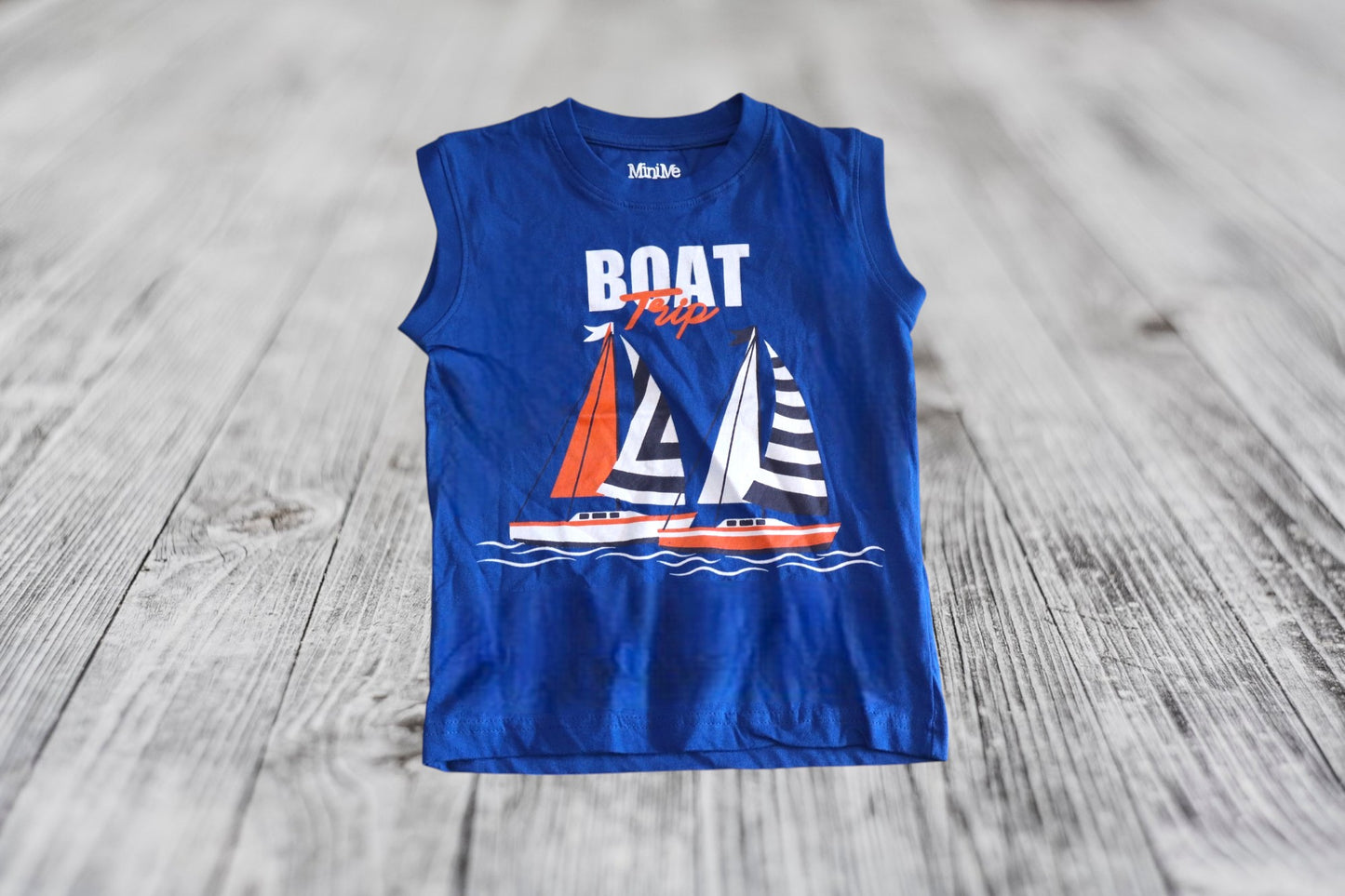 BRANDED T-SHIRT